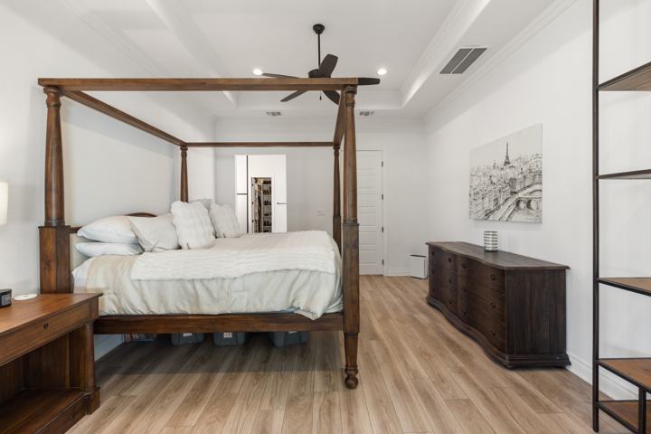 Primary bedroom sitting area